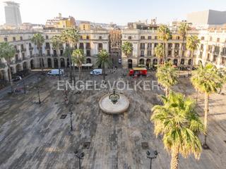 Attique à Gòtic. Magnífico piso en plaza real
