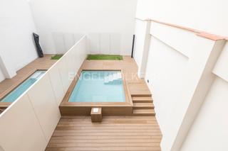 Apartament a El Camp d´en Grassot i Gràcia Nova. Planta baja con terraza y piscina en gràcia