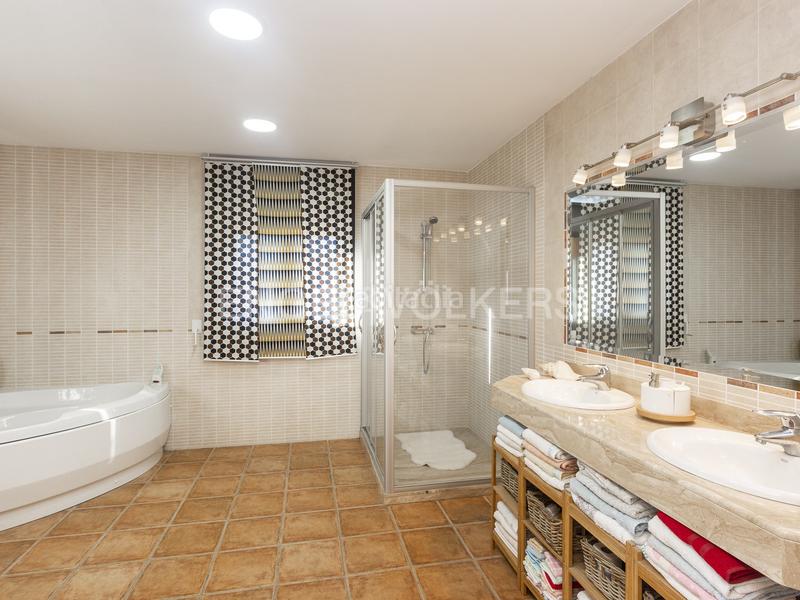 Foto 34e1c7ef-68ac-4016-95a6-5a9f5a09a92c. Haus mit heizung parking pool in Castellgalí