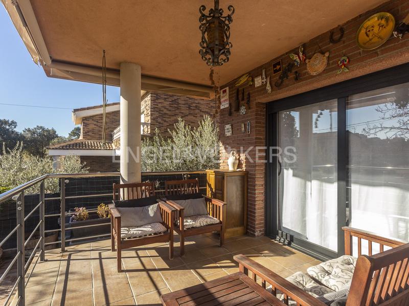 Foto 3b4cba08-0848-4bc6-b2f3-89b010d2f440. Haus mit heizung parking pool in Castellgalí