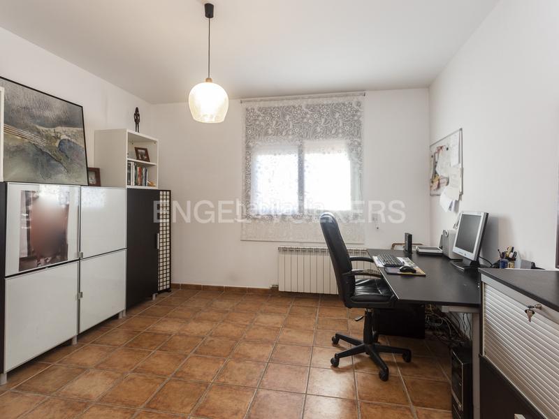 Foto 3ffd30f3-5c10-4351-866d-02151d204e15. Haus mit heizung parking pool in Castellgalí