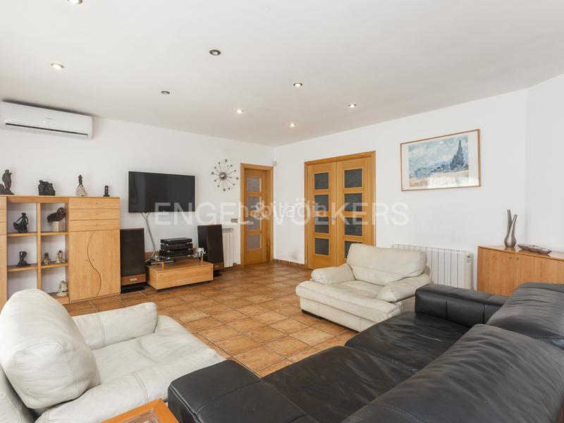 Foto 4ac6d0f8-2508-4165-b102-c3565fa7138f. Haus mit heizung parking pool in Castellgalí