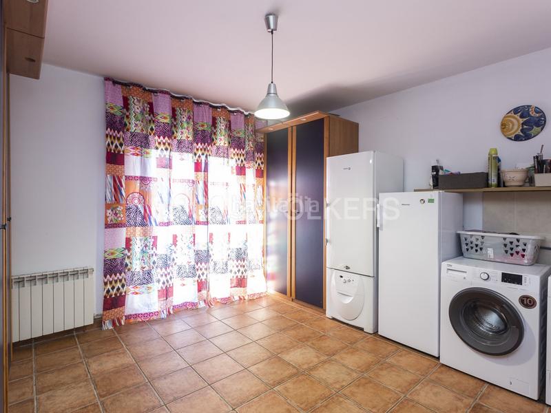 Foto 854f979a-a62d-4646-af87-19a846629914. Haus mit heizung parking pool in Castellgalí