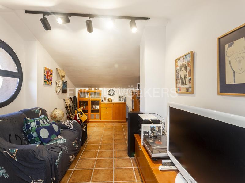 Foto 98c41709-35ff-441a-8780-f87e41fb0d38. Haus mit heizung parking pool in Castellgalí