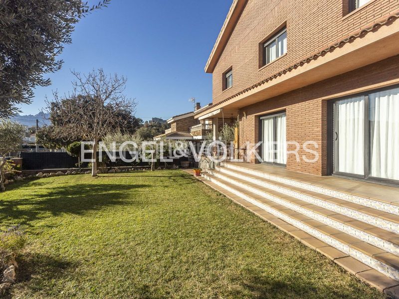 Foto dc34f06c-5d87-409b-91b7-b855e26b0603. Casa amb calefacció aparcament piscina a Castellgalí