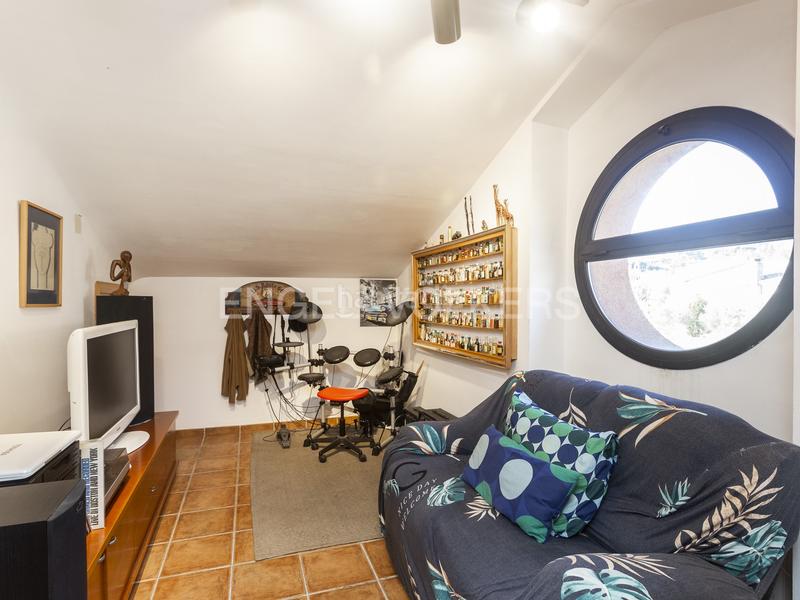 Foto e36c8908-1341-420f-8d8d-8e98183ed113. Haus mit heizung parking pool in Castellgalí