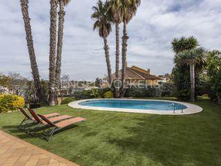 Casa  Carrer de l'oreneta. Encantadora casa para vivir con comodidad y estilo