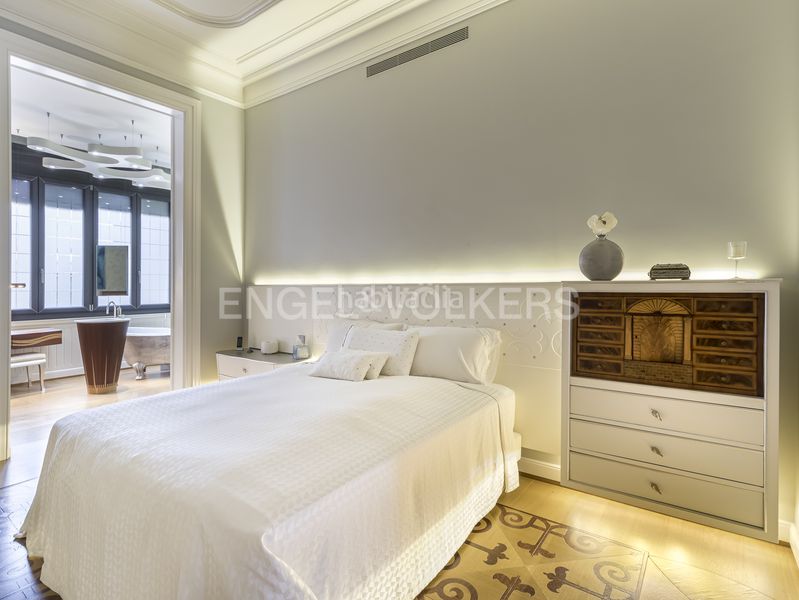 Foto afb8016c-3594-4bed-b34a-0567adc3d8d6. Pis amb calefacció a Dreta de l´Eixample Barcelona