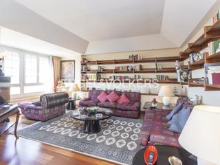 Apartment in Eixample. Exclusivo piso amplio en rambla novabalcón del mediterráneo