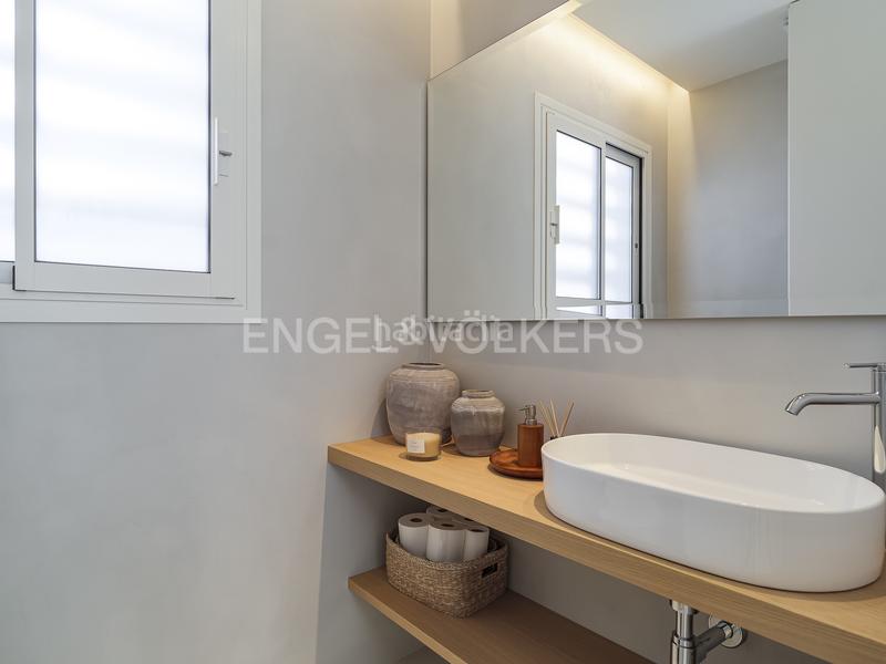 Foto 37f09dfa-f761-4179-8b81-13418429d720. Casa amb calefacció aparcament a Can Girona - Terramar - Vinyet Sitges