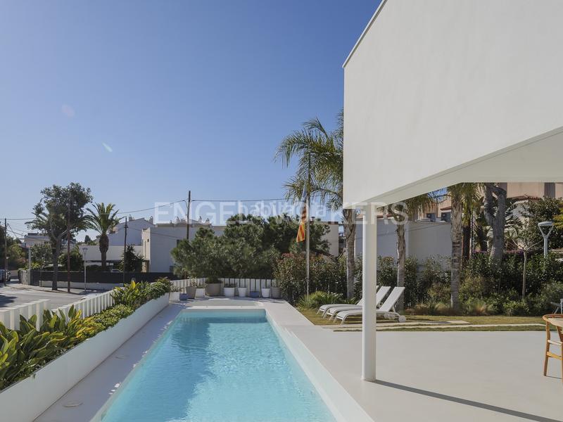 Foto f377a83c-0f51-41b5-bedd-2dd704ef4e67. Casa amb calefacció aparcament a Can Girona - Terramar - Vinyet Sitges