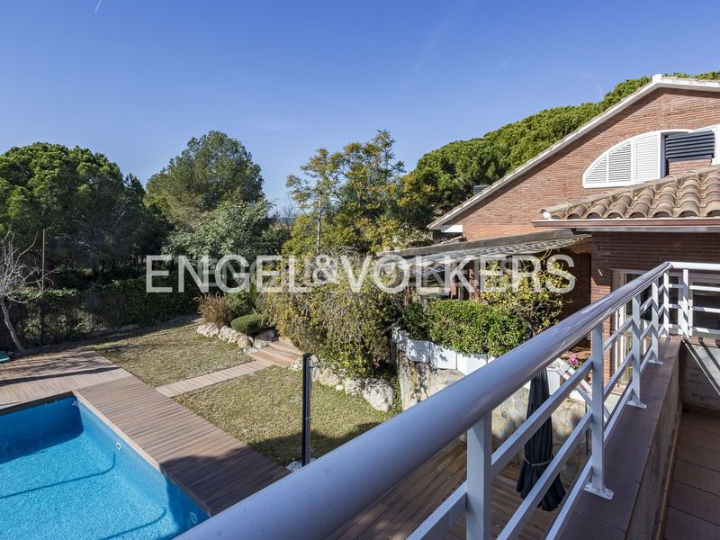 Foto 3a9857be-7e83-453c-9022-ab63090418d5. Casa amb calefacció aparcament piscina a Centre Vendrell (El)