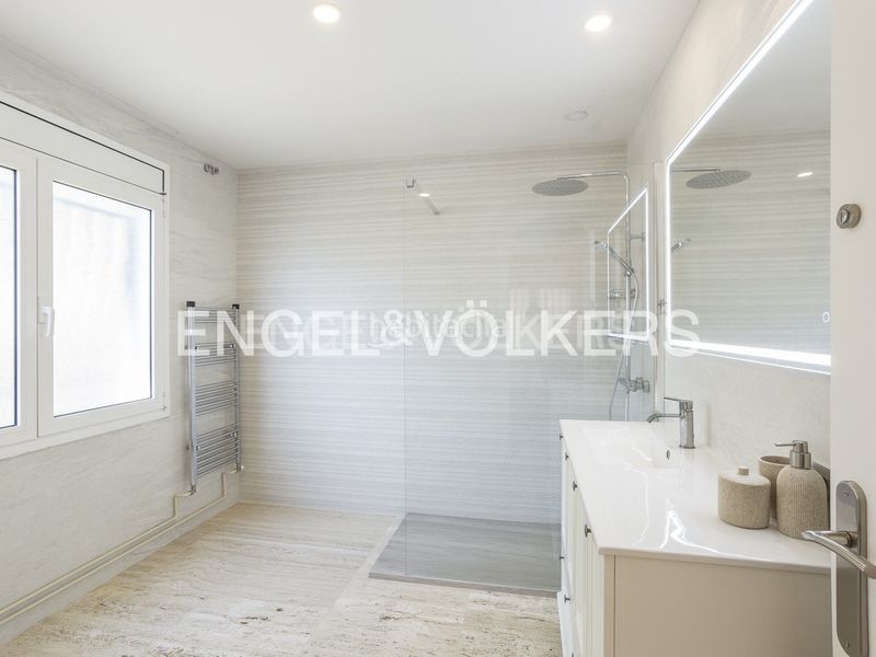 Foto 54336db7-e8f0-4ab0-bf58-5158675884c2. Casa amb calefacció aparcament piscina a Centre Vendrell (El)