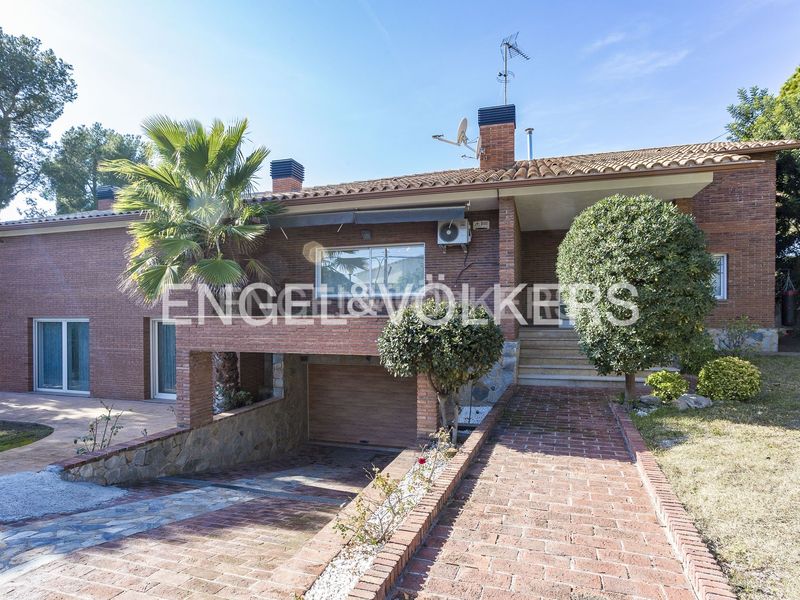 Foto 845e8171-b95c-4c75-bcb1-8b1fb389e417. Casa amb calefacció aparcament piscina a Centre Vendrell (El)
