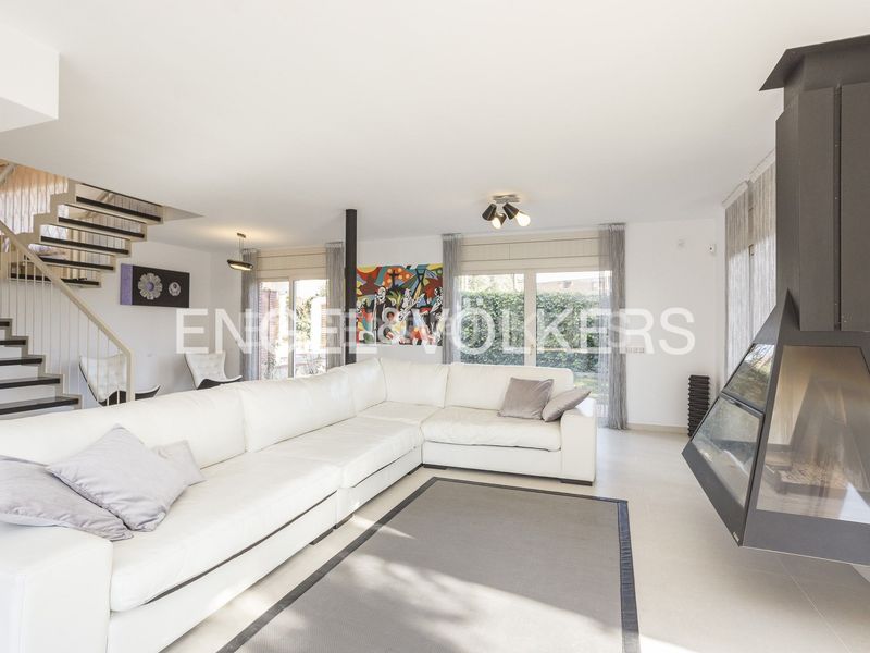 Foto e4a749df-4977-4f26-b213-58c0c31c1fc0. Casa amb calefacció aparcament piscina a Centre Vendrell (El)