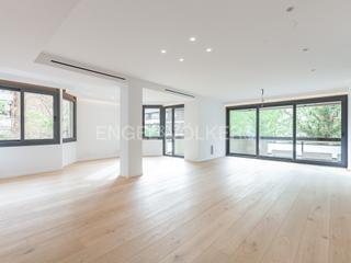 Apartament a Tres Torres. Lujosa vivienda reformada en tres torres con parking