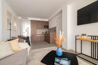 Location Attique  Consell de cent. Piso lujo con servicios
