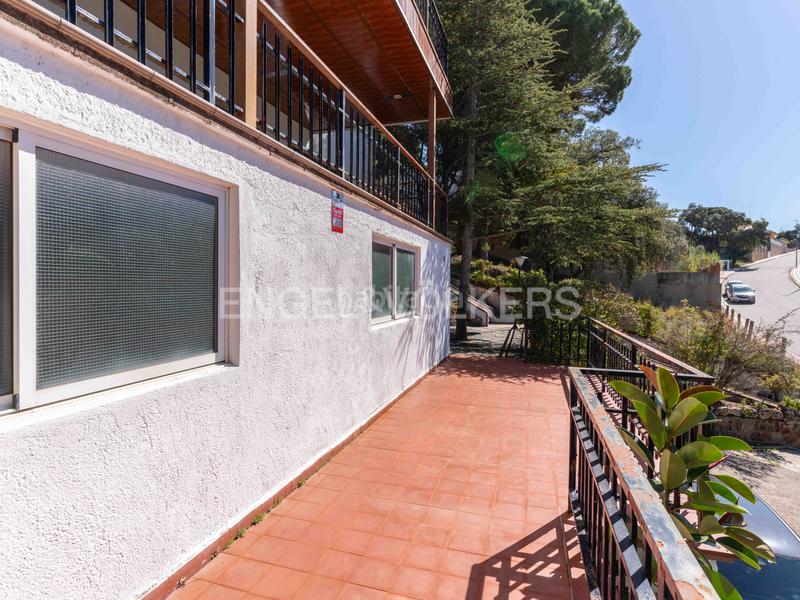 Foto 63a8618b-bc53-4d07-9547-915f9f819e00. Casa con riscaldamento parcheggio piscina in Argentona est Argentona