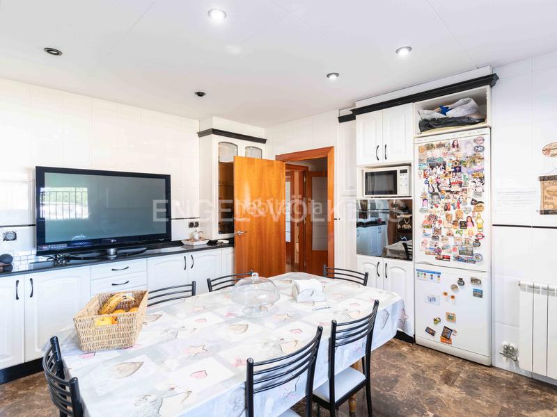 Foto 63ff2f6d-345f-4f18-a29b-9321f918e578. Casa con riscaldamento parcheggio piscina in Argentona est Argentona