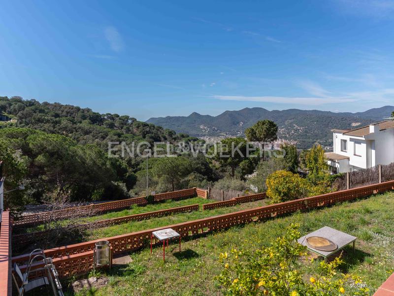 Foto ad2c6095-8a86-4f77-bbf8-71800c13de00. Casa con riscaldamento parcheggio piscina in Argentona est Argentona