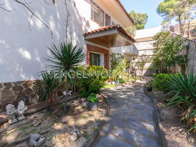 Foto b085182a-fc7a-4c4b-8668-078bf3af5eea. Casa con riscaldamento parcheggio piscina in Argentona est Argentona