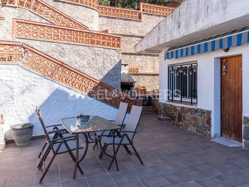 Foto ed2f5094-5362-40e5-be5b-94be936703c0. Casa con riscaldamento parcheggio piscina in Argentona est Argentona