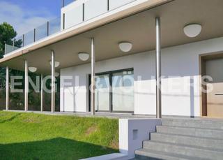 Maison à Vallpineda-Santa Bàrbara. Casa a estrenar de arquitectura mediterránea