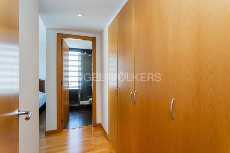 Foto 230aa435-504e-47e5-a2ae-7848b02b5576. Àtic amb calefacció aparcament piscina a Vilamarina Viladecans