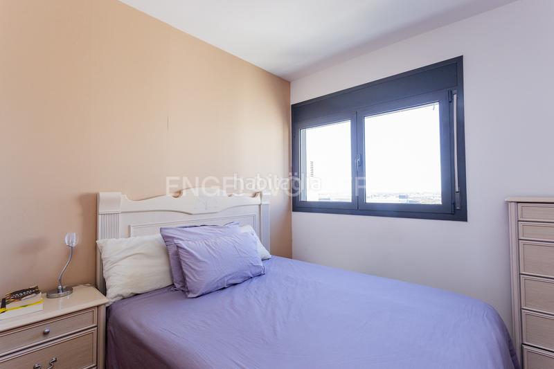 Foto 4211d6e2-cb7e-468c-840e-234915277e0d. Àtic amb calefacció aparcament piscina a Vilamarina Viladecans