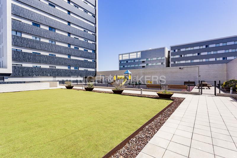 Foto 4a55b23a-2f72-4668-a121-f5b0122a8cd8. Àtic amb calefacció aparcament piscina a Vilamarina Viladecans