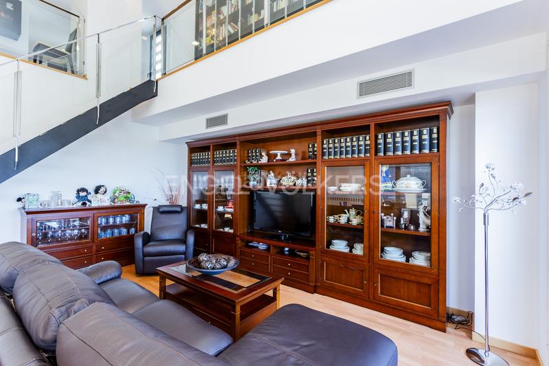 Foto 641403e8-dc72-45ae-a7c6-b4a398878a91. Àtic amb calefacció aparcament piscina a Vilamarina Viladecans