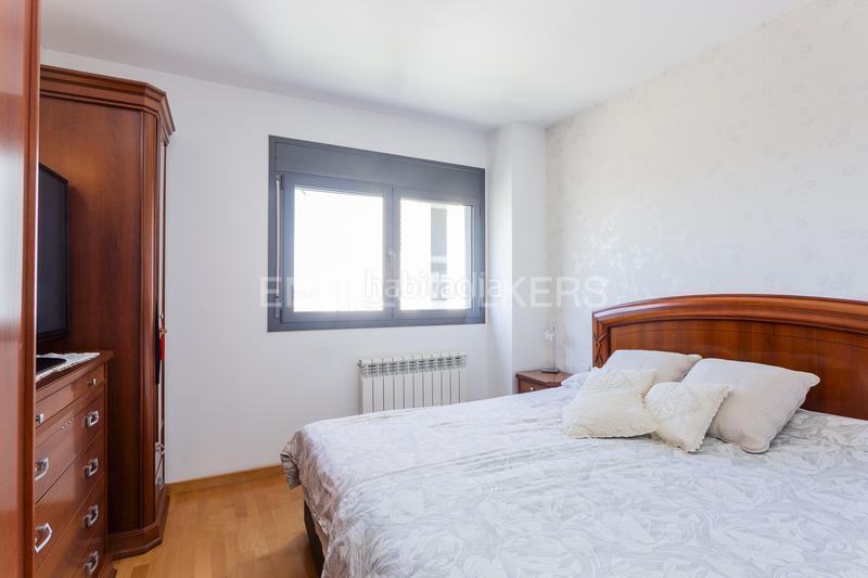 Foto 69192126-c4a2-4b51-ad31-f2315fbc2a87. Àtic amb calefacció aparcament piscina a Vilamarina Viladecans