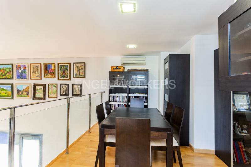 Foto 73cd0bfa-e608-45d5-9259-4378e5252296. Àtic amb calefacció aparcament piscina a Vilamarina Viladecans