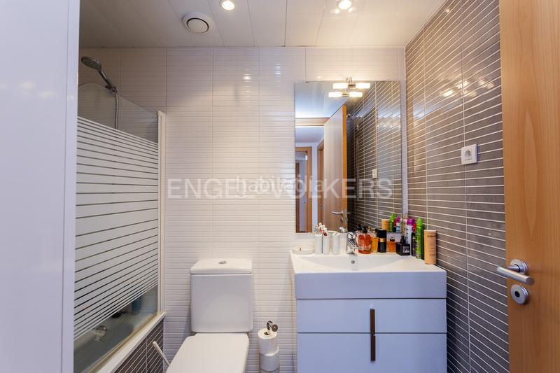 Foto 7b8e7842-989b-450c-be0c-80bb01a7f05a. Àtic amb calefacció aparcament piscina a Vilamarina Viladecans