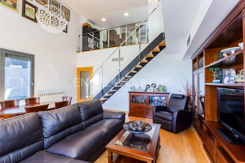 Foto 82850cb0-4b30-4cf1-ac85-8f663920e2c4. Àtic amb calefacció aparcament piscina a Vilamarina Viladecans