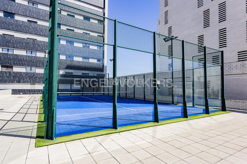 Foto 91edc17a-71d0-4f92-b0be-fb4fa70b9bb6. Àtic amb calefacció aparcament piscina a Vilamarina Viladecans