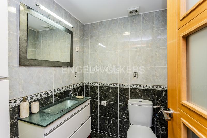 Foto ad3aa167-ce27-4d76-8028-e74be9675c3d. Àtic amb calefacció aparcament piscina a Vilamarina Viladecans