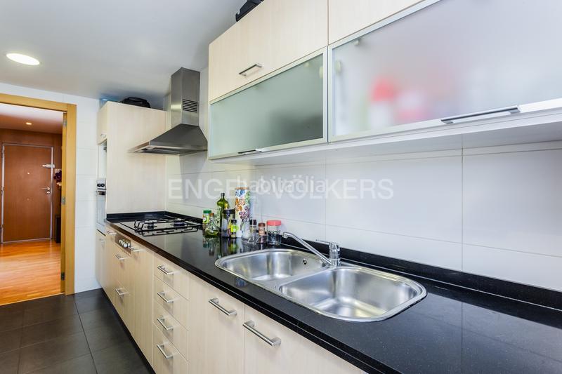 Foto cb14de2b-a777-4687-b383-3e35174eb42a. Àtic amb calefacció aparcament piscina a Vilamarina Viladecans