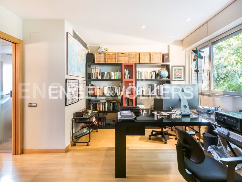 Foto 04d384b9-782d-4a20-b418-81d125351543. Casa adossada amb calefacció aparcament a Sant Gervasi - Bonanova Barcelona
