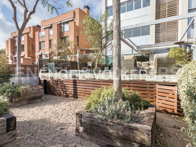 Foto 16900e72-1c41-46d5-abae-095e1778f1ce. Casa adossada amb calefacció aparcament a Sant Gervasi - Bonanova Barcelona
