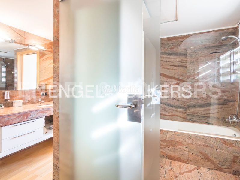 Foto 3cf7fa79-d4e5-4368-ad27-949257a3c41d. Casa adossada amb calefacció aparcament a Sant Gervasi - Bonanova Barcelona