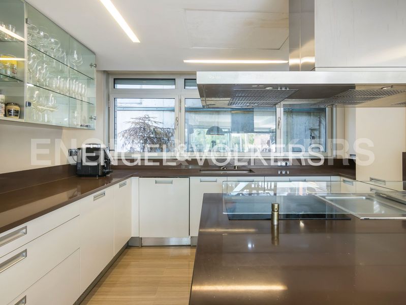 Foto 413a0138-adb8-40e4-80d6-b50fb4aa1de6. Casa adossada amb calefacció aparcament a Sant Gervasi - Bonanova Barcelona