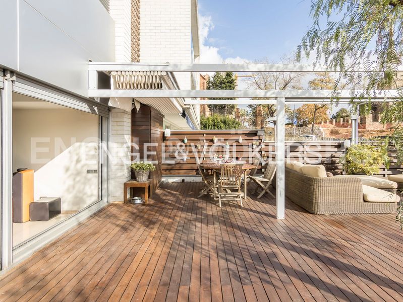 Foto 6002e935-52f1-4d28-b003-85c2b46882a5. Casa adossada amb calefacció aparcament a Sant Gervasi - Bonanova Barcelona