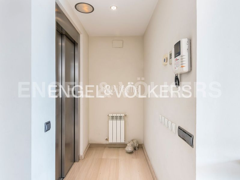 Foto 9e6c3f39-9870-4f09-9b47-c8afd0cb18e1. Casa adossada amb calefacció aparcament a Sant Gervasi - Bonanova Barcelona