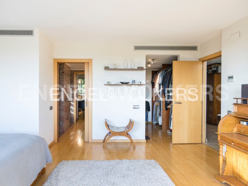 Foto aca5c828-6bbb-46cd-9233-f4dddf1f7921. Casa adossada amb calefacció aparcament a Sant Gervasi - Bonanova Barcelona