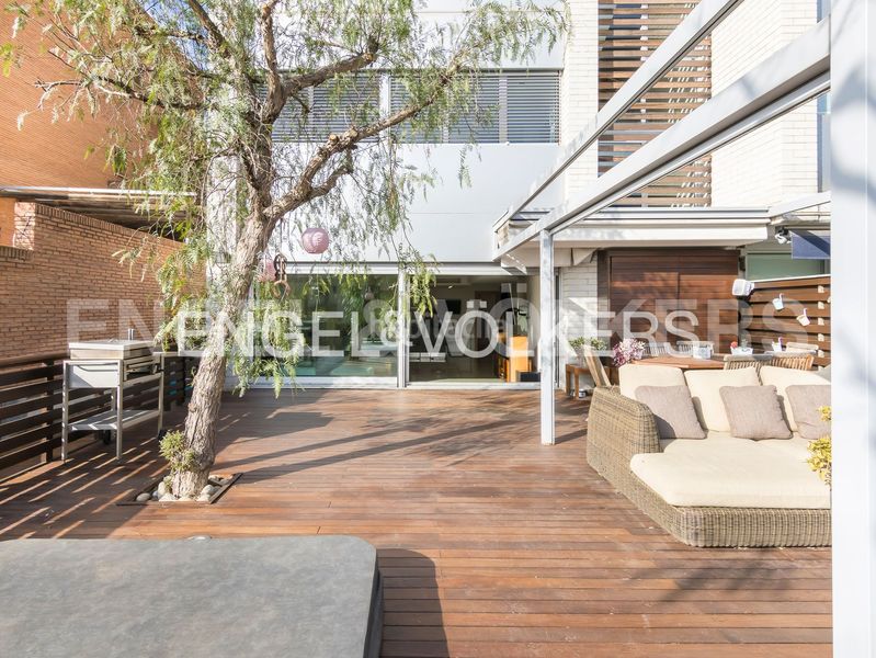 Foto d621e976-a527-4c96-aafd-99cee2b69125. Casa adossada amb calefacció aparcament a Sant Gervasi - Bonanova Barcelona