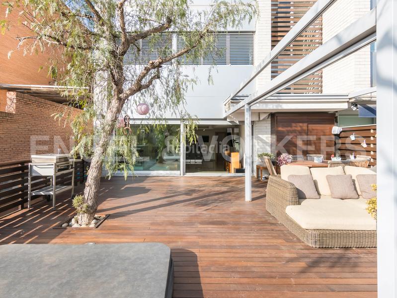 Foto e4e8e2fa-a01e-4f87-8f55-9fedd6e9cf4c. Casa adosada moderna casa en bonanova en Sant Gervasi - Bonanova Barcelona