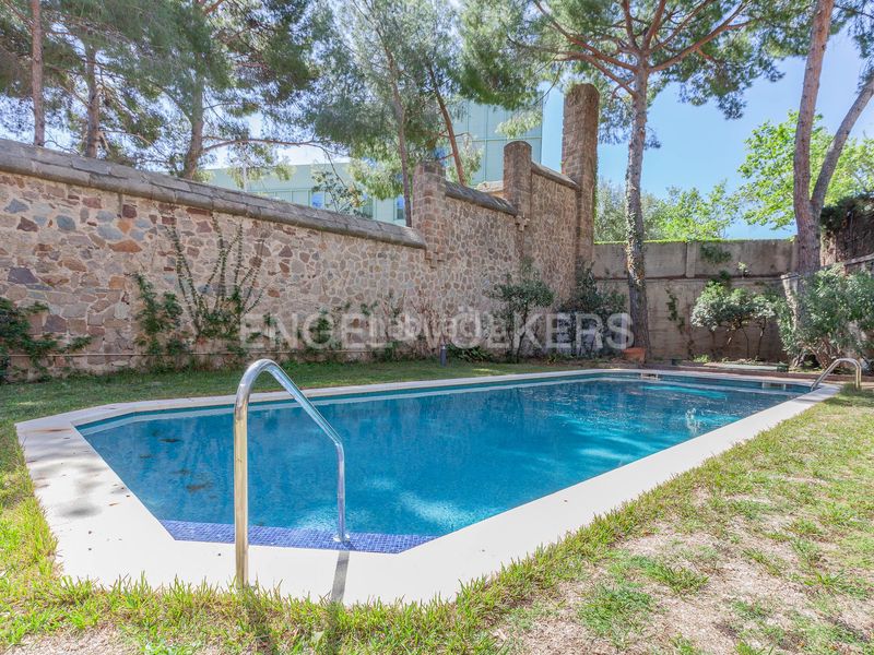 Foto 0e0682d9-dbae-4670-a299-cab5a01c7523. Pis amb calefacció aparcament piscina a Pedralbes Barcelona