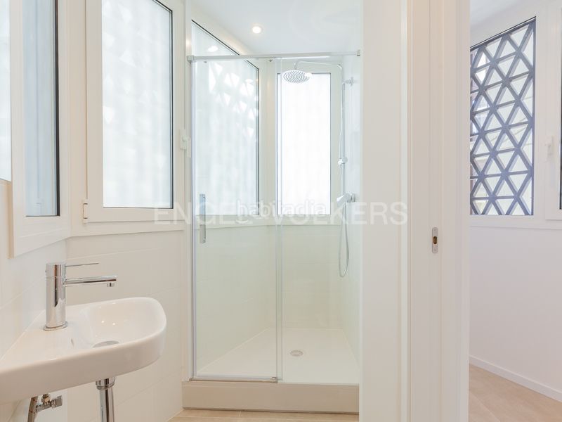 Foto ced048c1-e127-4b8c-9066-93e717d172fd. Pis amb calefacció aparcament piscina a Pedralbes Barcelona
