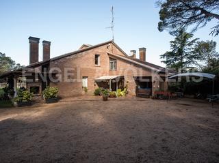 Casa a Vallromanes. Finca privada con 3 viviendas a 20km. de bcn